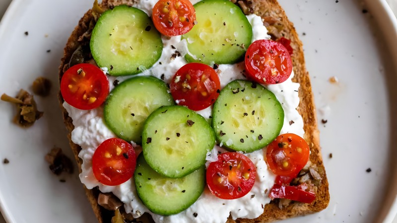آیا خوردن خیار و گوجه در صبحانه باعث بی حالی و کاهش تمرکز می شود؟