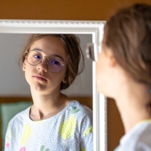 اختلال بدشکلی بدن در کودکان و نوجوانان؛ نشانه ها، علل و راه های درمان